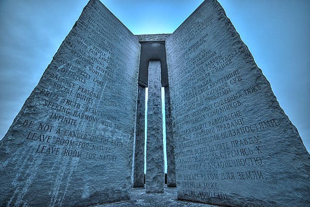 Georgia Guidestones en Géorgie aux États-Unis. (Photo : crédit wikimedia/Dina Eric)