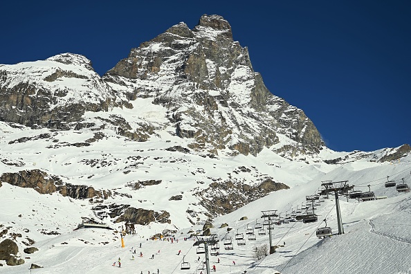 Le glacier de la MArmolada s'est effondré près du lieu-dit Punta Rocca, le long de l'itinéraire normalement emprunté pour atteindre son sommet. (Photo : VINCENZO PINTO/AFP via Getty Images)