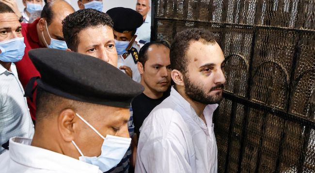 L'assassin Mohamed Adel, condamné à mort pour le meurtre d'une étudiante qui avait refusé ses avances. (Photo : KHALED DESOUKI/AFP via Getty Images)