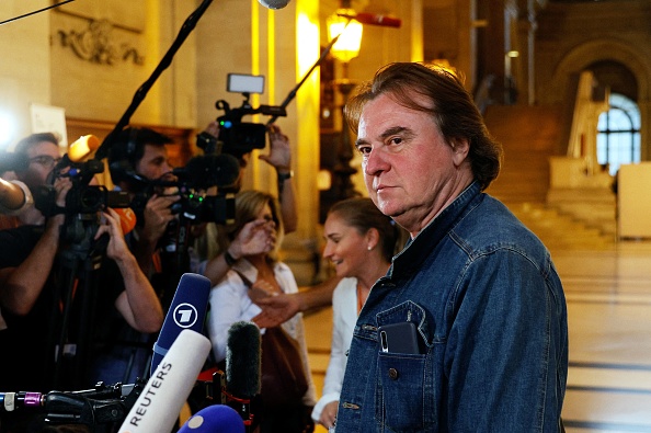 Thierry, un survivant du Bataclan, face à la presse au Palais de Justice de Paris le 29 juin 2022. (Photo  GEOFFROY VAN DER HASSELT/AFP via Getty Images)