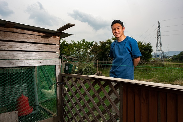 Koichi Miyatsu est la première personne au Japon à parler publiquement d'avoir été abandonné dans une « trappe à bébé », introduite dans un hôpital du sud de Kumamoto en 2007, le 10 juin 2022.  Photo PHILIP FONG/ AFP via Getty Images.