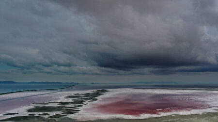 Sécheresse aux Etats-Unis: le Grand Lac Salé d’Utah à son plus bas historique