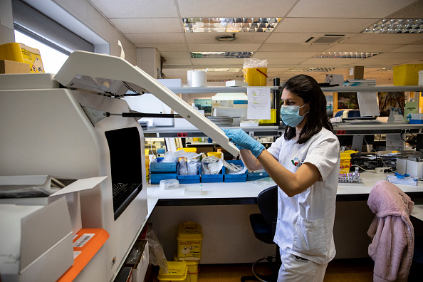 - L'Europe est au centre de l'épidémie du virus monkeypox, l'Organisation mondiale de la santé a signalé 5.322 cas confirmés. Photo de Pablo Blazquez Dominguez/Getty Images.