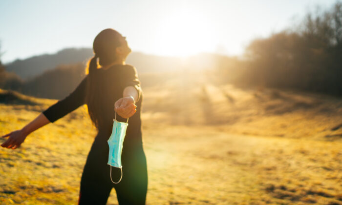 Respirer de l'air frais permet de se défendre contre les agents pathogènes en suspension dans l'air. (eldar nurkovic/Shutterstock)