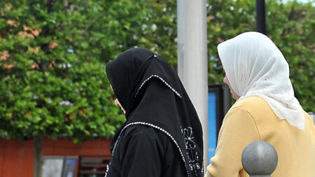 Voile islamique : la France rappelée à l’ordre par un comité de l’ONU