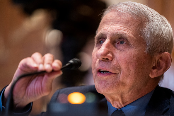 Le directeur de l'Institut national des allergies et des maladies infectieuses, le Dr Anthony Fauci, témoigne lors de l'audience de la sous-commission des crédits du Sénat sur le travail, la santé et les services sociaux, l'éducation et les agences connexes, au Capitole, le 17 mai 2022 à Washington, DC. (Photo : Shawn Thew-Pool/Getty Images)