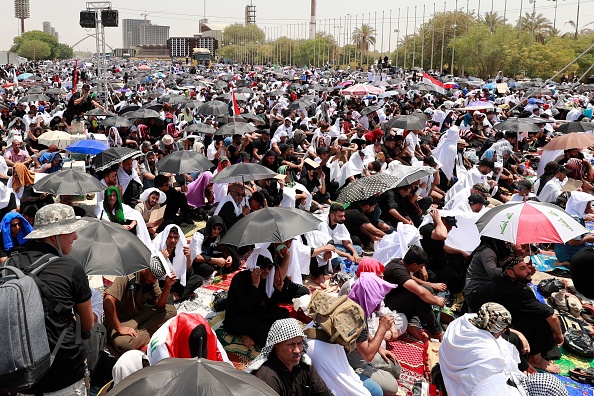  L’ecclésiastique chiite irakien a appelé à ce que les prières traditionnelles du vendredi aient lieu sur une vaste place à l'intérieur de la zone verte le 5 août 2022. Photo AHMAD AL-RUBAYE/AFP via Getty Images.