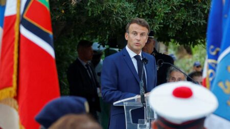 Ukraine: Macron appelle les Français à accepter de « payer le prix de la liberté »