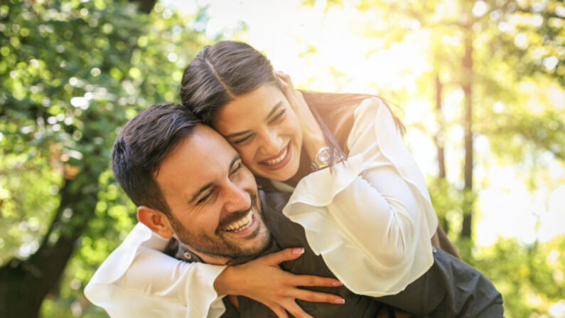 Ceux qui sont plus intégrés socialement vivent plus longtemps et sont moins susceptibles de subir des conséquences spécifiques de la maladie. (Liderina / Shutterstock)