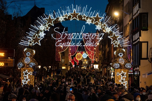 Marché de Noël à Strasbourg, le 27 novembre 2021. (Photo: SEBASTIEN BOZON/AFP via Getty Images)