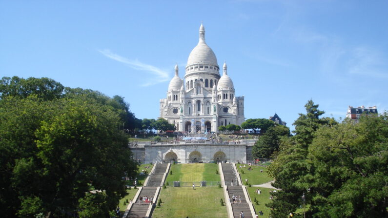 La basilique et le square Louise-Michel. (CC BY-SA 3.0)