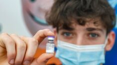 Les protéines spike générées par les vaccins Covid-19 sont «toxiques» pour le cœur, explique un cardiologue