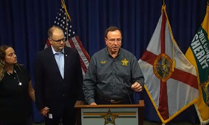 Le shérif américain du comté de Polk, Grady Judd, lors d'une conférence de presse à Polk County, en Floride, le 29 mai 2022. (Avec l'aimable autorisation du bureau du shérif du comté de Polk)