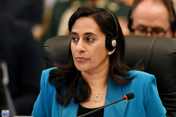 La ministre canadienne de la Défense nationale Anita Anand a annoncé qu’une quarantaine d'ingénieurs militaires participeront, aux côtés de leurs confrères polonais, à la formation de sapeurs ukrainiens. Photo par EVARISTO SA / AFP via Getty Images.