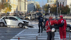 Ukraine: des « morts et des blessés » dans la vague de bombardements lundi matin, dit Zelensky