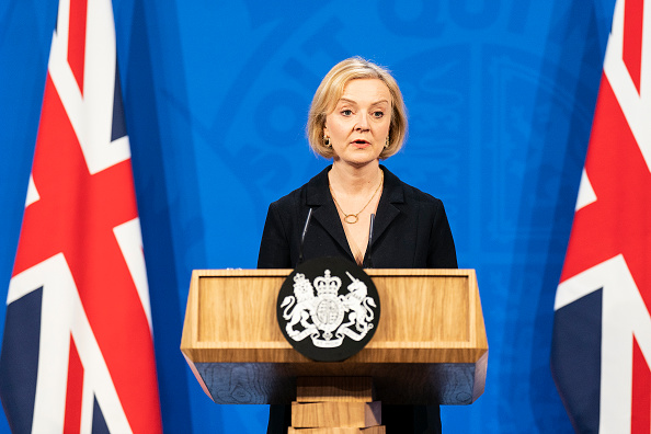 La Première ministre britannique Liz Truss répond aux questions lors d'une conférence de presse au 10 Downing Street après avoir limogé son ancien chancelier, Kwasi Kwarteng, le 14 octobre 2022 à Londres, en Angleterre. (Photo : Sean Smith - Pool/Getty Images)