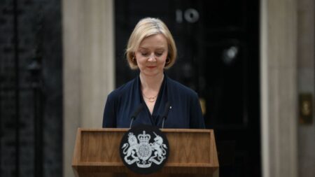 Royaume-Uni: la Première ministre britannique Liz Truss présente sa démission