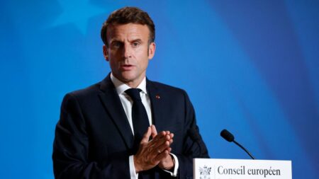 Climat: Emmanuel Macron annonce le retrait de la France du Traité sur la charte de l’énergie