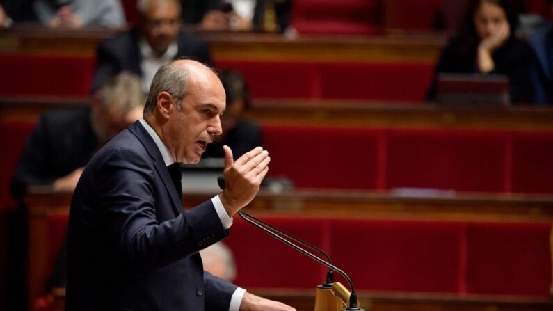 Le président du groupe parlementaire du parti Les Républicains (LR), Olivier Marleix, à l'Assemblée nationale, le 23 octobre 2022. (Photo by JULIEN DE ROSA/AFP via Getty Images)