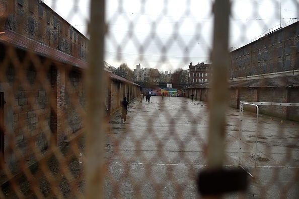 La cour de la prison de Fresnes, dans le Val-de-Marne.  (Photo : STEPHANE DE SAKUTIN/AFP via Getty Images)