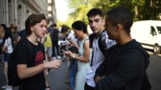 Quatre lycéens du Var en tenue traditionnelle musulmane sur la photo de classe