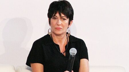 Ghislaine Maxwell affirme qu’une codétenue voulait la tuer