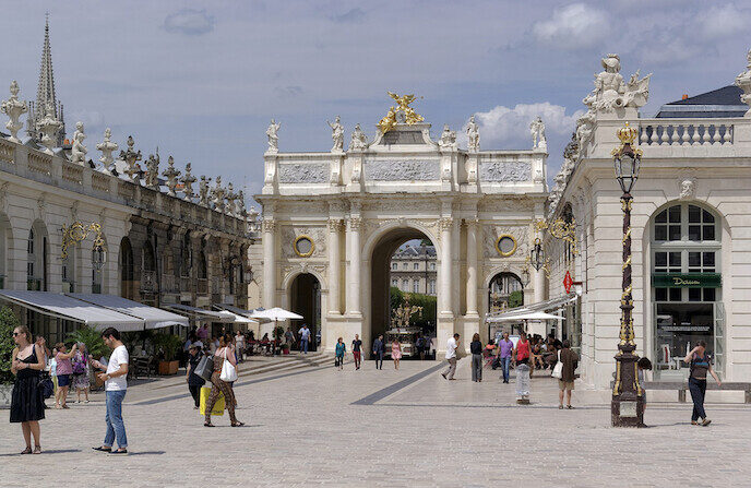 La porte Héré depuis la place Stanislas, Nancy. (Photo Berthold Werner, CC BY-SA 3.0)