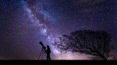 Voyager dans le temps en levant les yeux au ciel