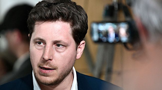 Le député Julien Bayou d'Europe Écologie Les Verts. (Photo : STEPHANE DE SAKUTIN/AFP via Getty Images)