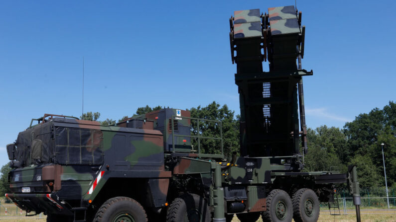 Un véhicule lanceur de missiles anti-aériens Patriot, le 22 juin 2022 à Schoenefeld, en Allemagne. (Photo: Michele Tantussi/Getty Images)