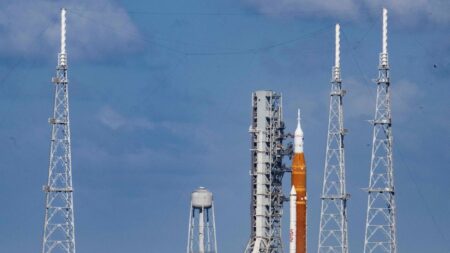 NASA: la tempête Nicole repousse le décollage de la fusée pour la Lune au 16 novembre au plus tôt