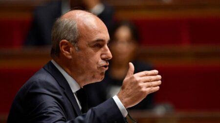 Immigration: les députés LR veulent créer des centres fermés d’enregistrement au Maghreb