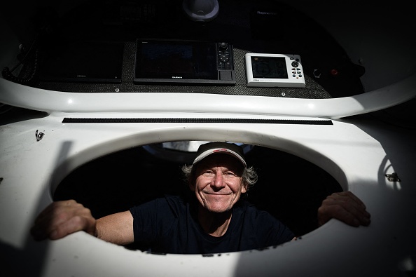 Le skipper Philippe Poupon à bord de son multicoque Multi 50 Flo au "Village de Saint-Malo", point de départ de la Route du Rhum en solitaire, à Saint-Malo, le 2 novembre 2022. (Photo : LOIC VENANCE/AFP via Getty Images)