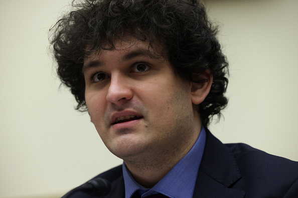  Sam Bankman-Fried, PDG de FTX, témoigne lors d'une audience devant la commission des services financiers de la Chambre des représentants, Capitol Hill, le 8 décembre 2021 à Washington, DC. (Photo : Alex Wong/Getty Images)