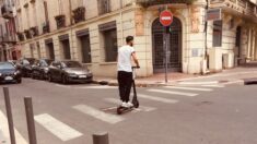 Un conducteur de trottinette électrique meurt dans une collision avec une camionnette à Paris