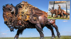 Un artiste cow-boy soude des tracteurs rouillés et de la ferraille pour en faire des animaux de western irréels