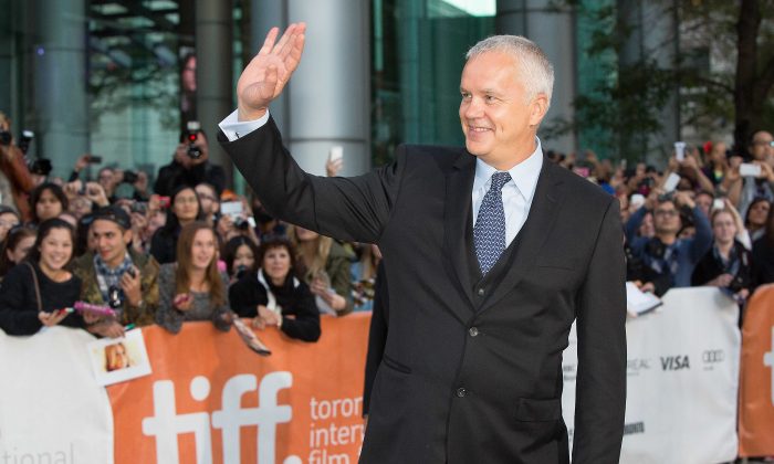 Tim Robbins à la première de "Life of Crime". Robbins joue le rôle de Frank Dawson, un riche promoteur dont la femme (Jennifer Aniston) est la cible d'un enlèvement dans la comédie de Daniel Schechter. (Evan Ning/Epoch Times)