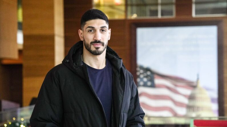 Enes Kanter Freedom, à Washington, le 18 décembre 2022. (Jack Wang/Epoch Times)