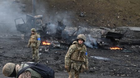 Un Français gravement blessé au combat en Ukraine attend son rapatriement pour être soigné en France