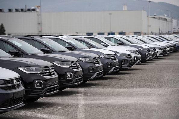 Le travail forcé des Ouïgours se retrouve "de manière significative" sur la chaîne d'approvisionnement de pratiquement tous les grands constructeurs automobiles dans le monde. (Photo : ANDER GILLENEA/AFP via Getty Images)