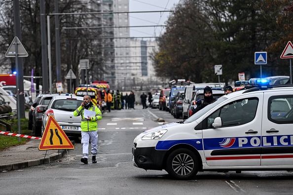 Incendie d'un immeuble de sept étages où 10 personnes ont trouvé la mort à Vaulx-en-Velin, le 16 décembre 2022. (Photo : OLIVIER CHASSIGNOLE/AFP via Getty Images)