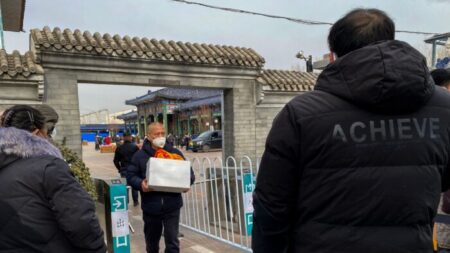 Un crématorium surchargé dans le district sud-est de Pékin, brûle 150 corps par jour