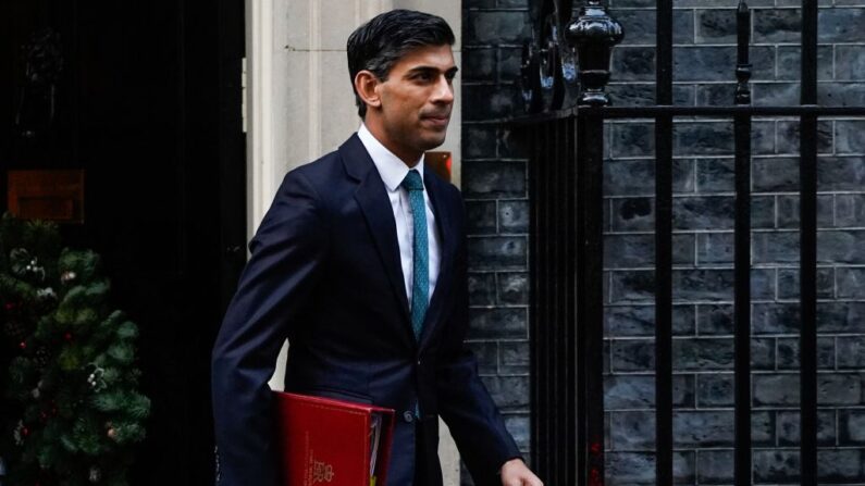 Le Premier ministre britannique Rishi Sunak a été alerté par un comité parlementaire sur les menaces d'ingérences étrangères pesant sur les prochaines élections législatives. (Photo NIKLAS HALLE'N/AFP via Getty Images)