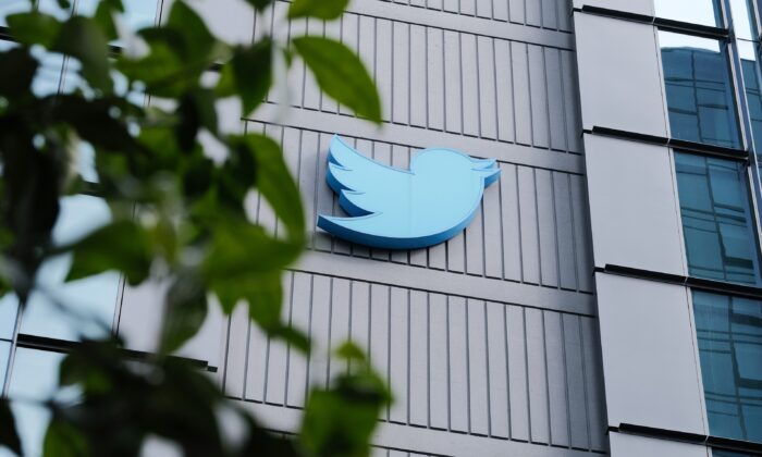 L'enseigne du siège social de Twitter sur la 10e rue à San Francisco, le 4 novembre 2022. (David Odisho/Getty Images)