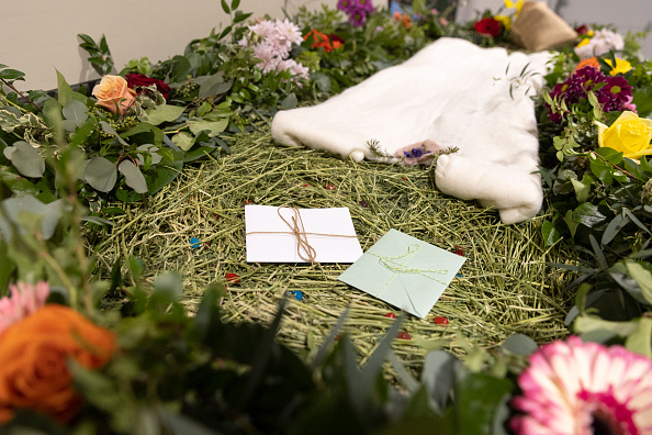 Un "vaisseau" de démonstration pour le défunt, exposé dans un salon funéraire spécialisé dans le compostage humain à Auburn, Washington, le 14 mars 2022.  JASON REDMOND/AFP via Getty Images)