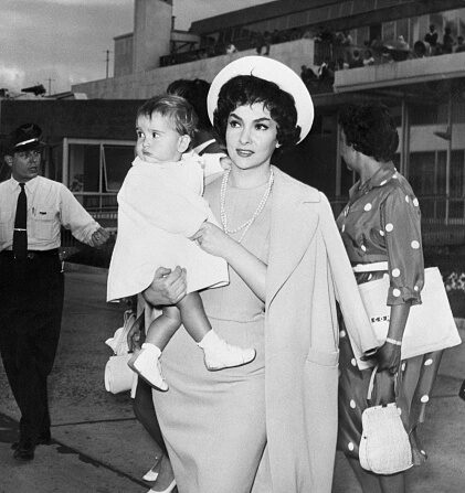 L'actrice italienne Gina Lollobrigida en 1958. (Photo : -/INTERCONTINENTALE/AFP via Getty Images)