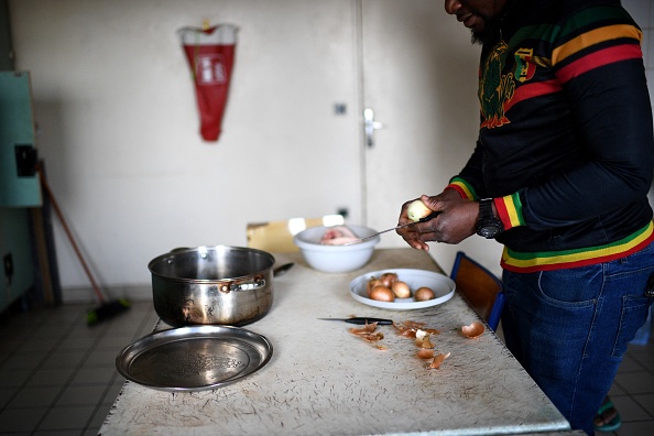 Un travailleur malien sans papiers travaillait illégalement au centre aquatique de Marville, qui servira de base d'entraînement pour les Jeux olympiques de Paris 2024. (Photo : CHRISTOPHE ARCHAMBAULT/AFP via Getty Images)