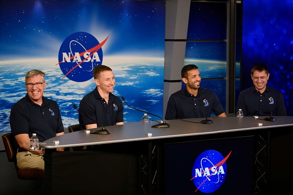 (de g. à d.) Stephen Bowen, astronaute de la NASA et commandant du vaisseau spatial, Warren "Woody" Hoburg, astronaute de la NASA et pilote, Sultan Al Neyadi, astronaute des Émirats arabes unis et spécialiste de mission, et Andrey Fedyaev, cosmonaute de Roscosmos et spécialiste de mission. (Photo : MARK FELIX/AFP via Getty Images)