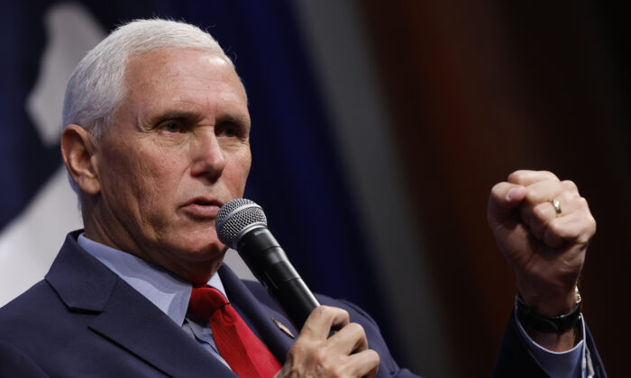 L'ancien vice-président Mike Pence lors d'un événement organisé par le think tank Heritage Foundation visant à promouvoir son nouveau livre, le 19 octobre 2022. (Chip Somodevilla/Getty Images)