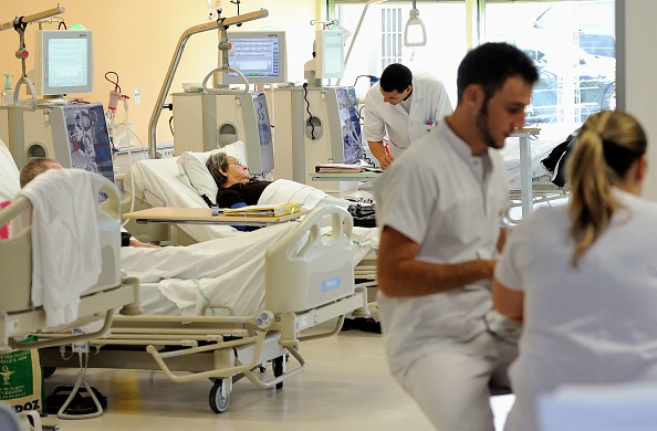 Une unité de dialyse au centre hospitalier de Lens. (Photo : PHILIPPE HUGUEN/AFP via Getty Images)